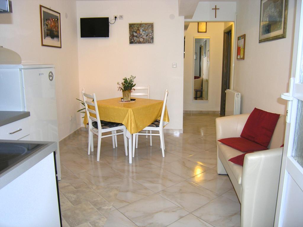 Apartment Martina Крк Экстерьер фото